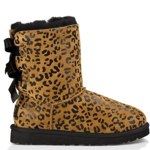 UGG Girl's Bailey Bow Leopard Chestnut Suede Boot 5 M US (Women’s size 7)